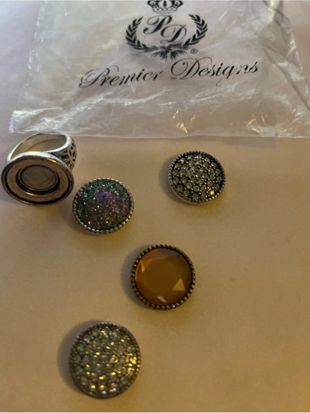 Premier Designs interchangeable snap ring 7 - Picture 3 of 3